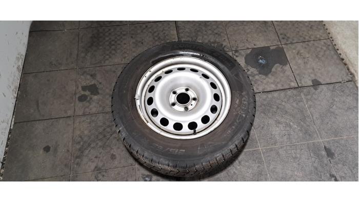 Jante + pneumatique Opel Vivaro