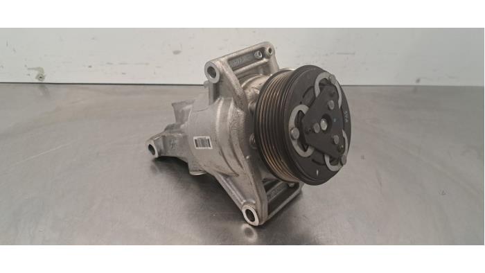 Pompe clim Dacia Duster