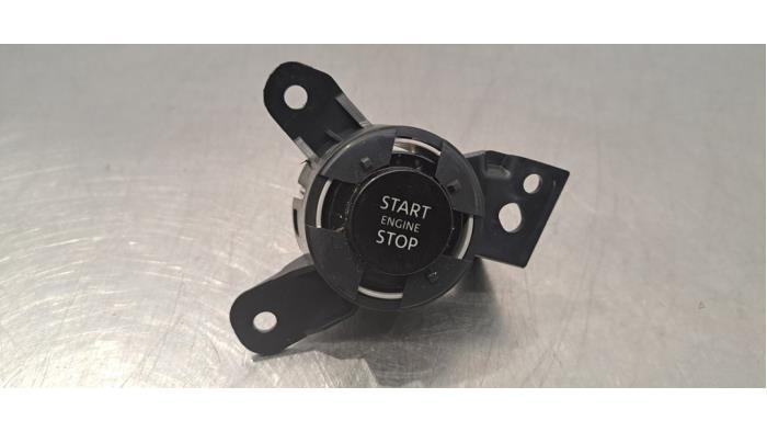 Commutateur marche-arrêt Nissan Juke