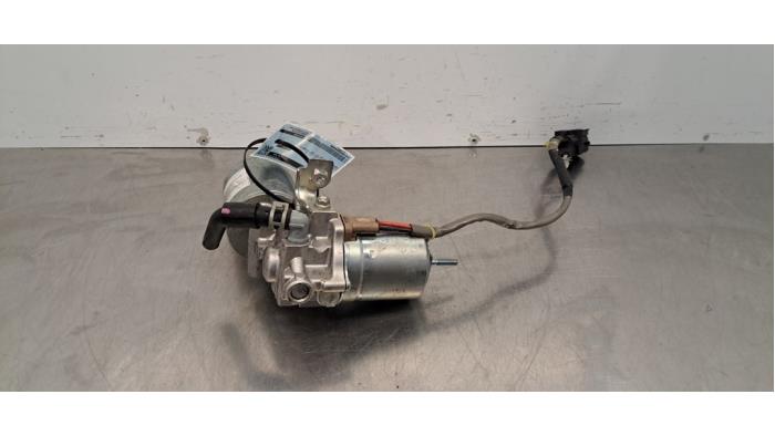 Assistant de freinage Lexus UX