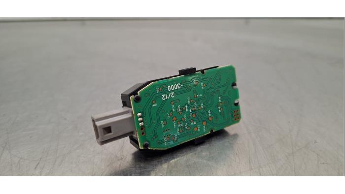 Capteur lumière Lexus UX