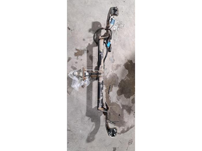 Crochet d'attelage Opel Vivaro