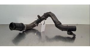 Gebruikte Intercooler Buis Opel Vivaro 1.6 CDTI 90 Prijs € 54,45 Inclusief btw aangeboden door Autohandel Didier