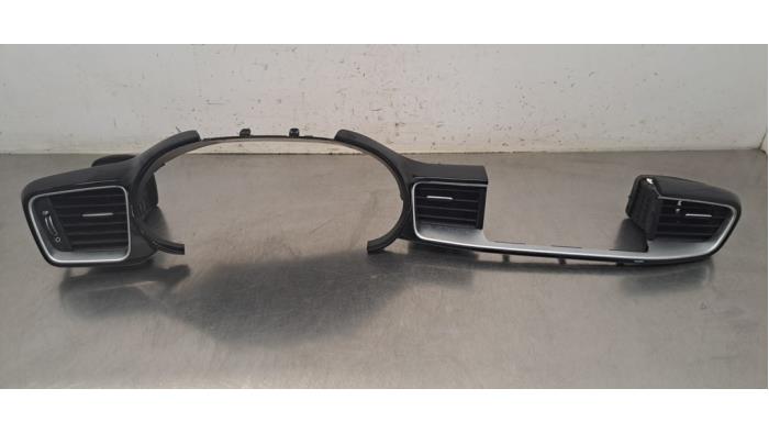 Compteur kilométrique bande décorative Kia Cee'D