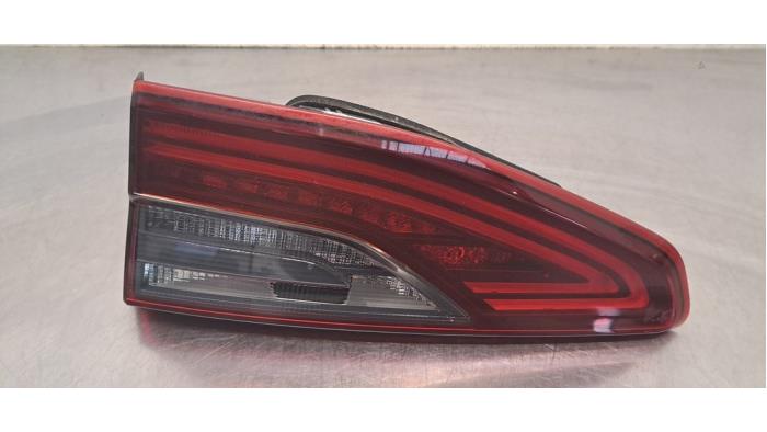 Feu arrière droit Kia Cee'D
