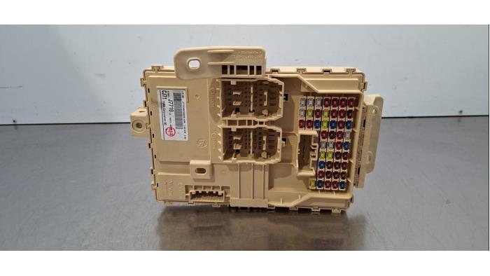 Boîte à fusibles Kia Cee'D