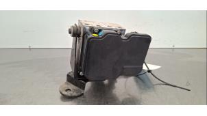 ABS Pomp van een Isuzu D-Max (TFR/TFS) 1.9 DDi 4x4 2020