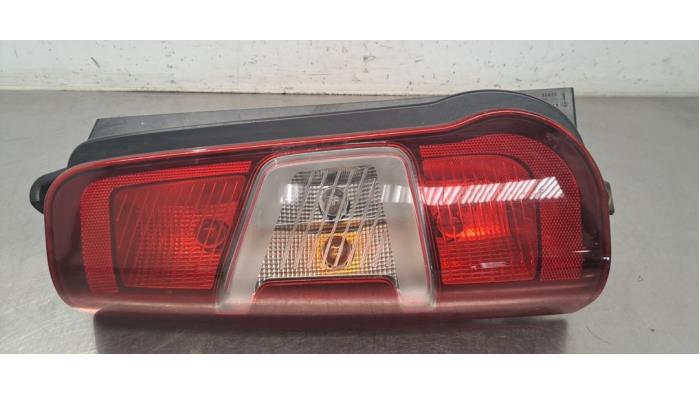 Feu arrière gauche Fiat Doblo
