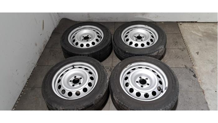 Kit jantes + pneumatiques Fiat Doblo