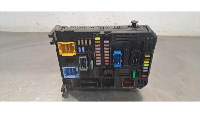 Boîte à fusibles Fiat Doblo