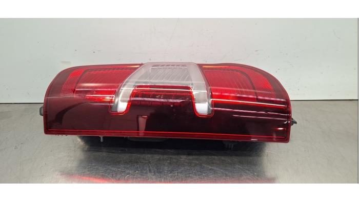 Feu arrière gauche Toyota Pro-Ace City