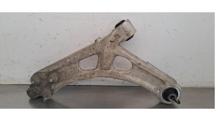 Bras de suspension avant droit Toyota Pro-Ace City