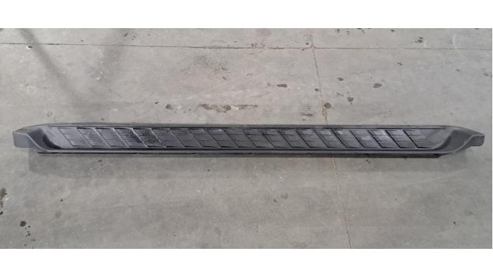 Marchepied droit Isuzu D-MAX