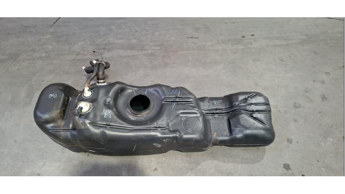 Réservoir de carburant Isuzu D-MAX