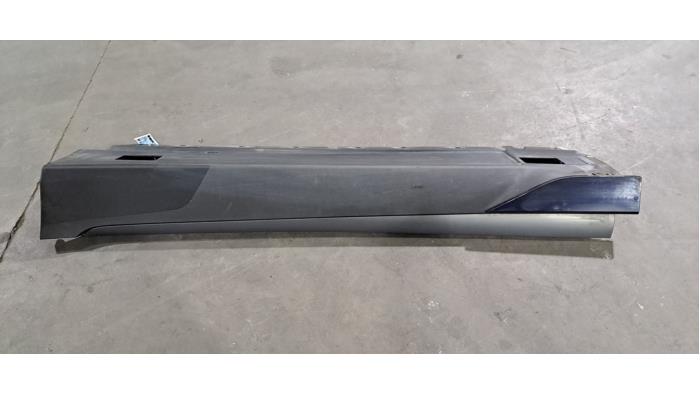 Marche-pied (list de couverture) gauche BMW I3