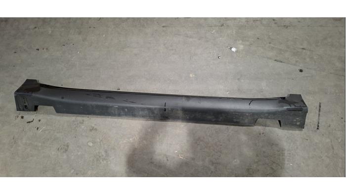 Marche-pied (list de couverture) droite Kia Sportage
