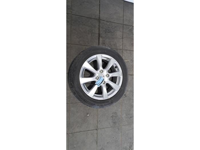Llanta y neumático Opel Corsa