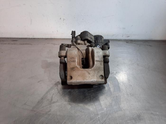 Etrier de frein (pince) arrière droit Alfa Romeo Giulia