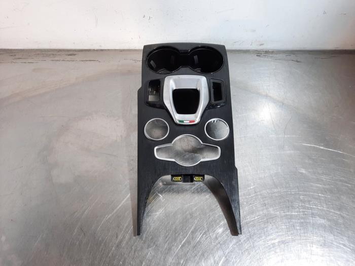 Console centrale Alfa Romeo Giulia