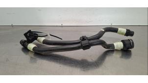 Gebruikte Radiateurslang BMW i4 (G26) M50 84 kWh Prijs € 24,20 Inclusief btw aangeboden door Autohandel Didier