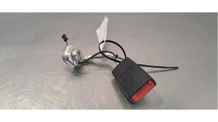 Insertion ceinture de sécurité arrière gauche BMW 5-Série