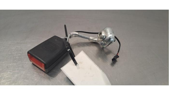 Insertion ceinture de sécurité arrière droite BMW 5-Série