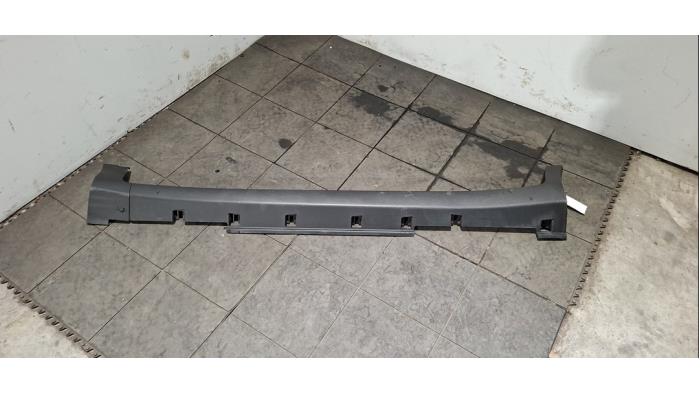 Marche-pied (list de couverture) gauche Ford Ecosport