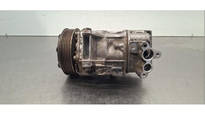 Pompe clim Renault Clio