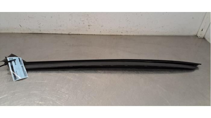 Ensemble Cadre pare-brise Peugeot 408