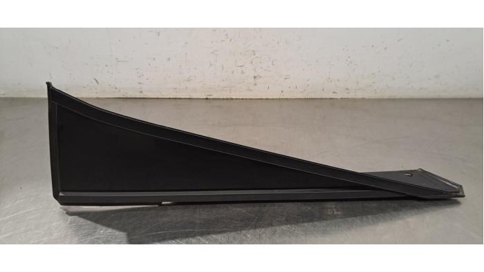 Vitre triangulaire arrière droite Peugeot 408