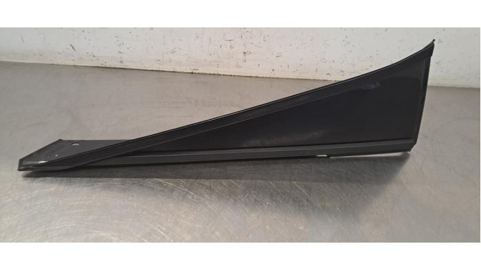 Vitre triangulaire arrière gauche Peugeot 408