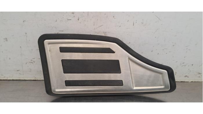 Support de pied Peugeot 408