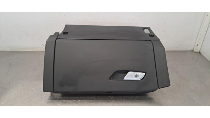 Boîte à gants Audi A6