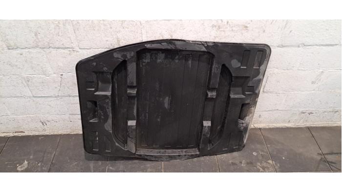 Plaque sol coffre Audi A6