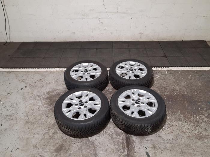 Kit jantes + pneus d'hivers Kia Cee'd Sportswagon