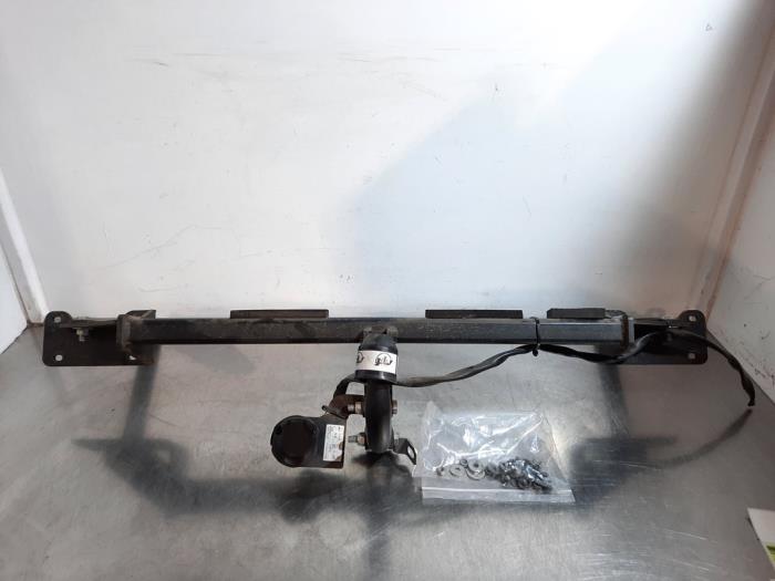 Crochet d'attelage Ford Transit Connect