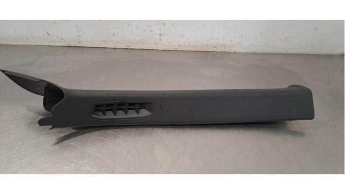 Montant avant droit Peugeot 3008