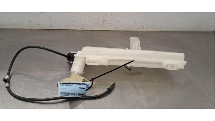 Réservoir lave-glace avant Peugeot 3008