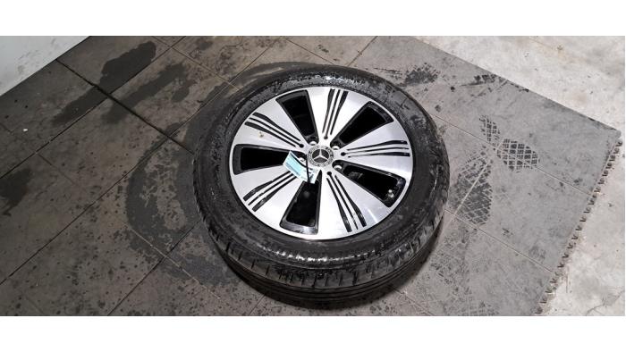 Jante + pneumatique Mercedes EQB