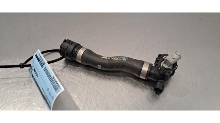 Tuyau radiateur Mercedes EQB