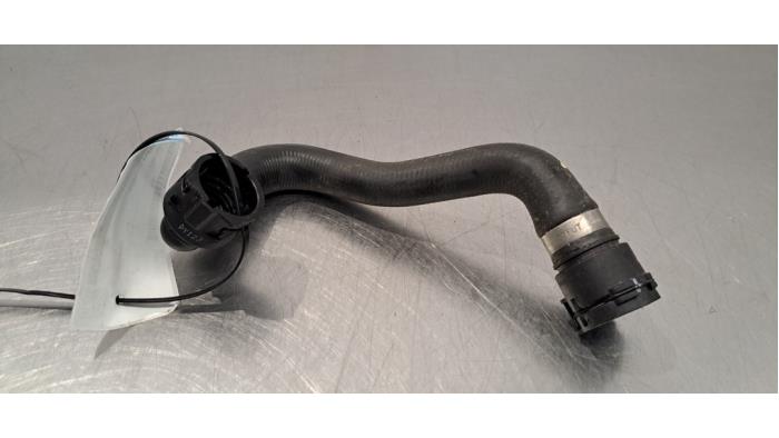 Tuyau radiateur Mercedes EQB