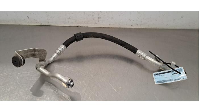 Tuyau clim Mercedes EQB