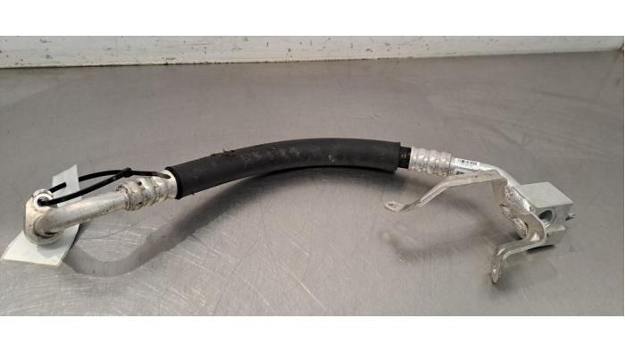 Tuyau clim Mercedes EQB