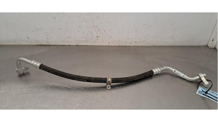 Tuyau clim Mercedes EQB