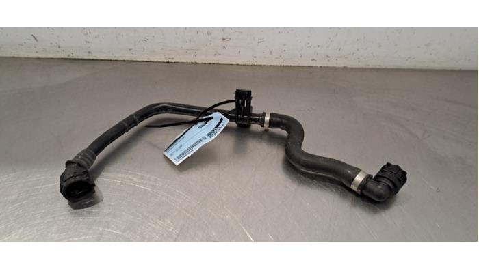 Tuyau radiateur Mercedes EQB