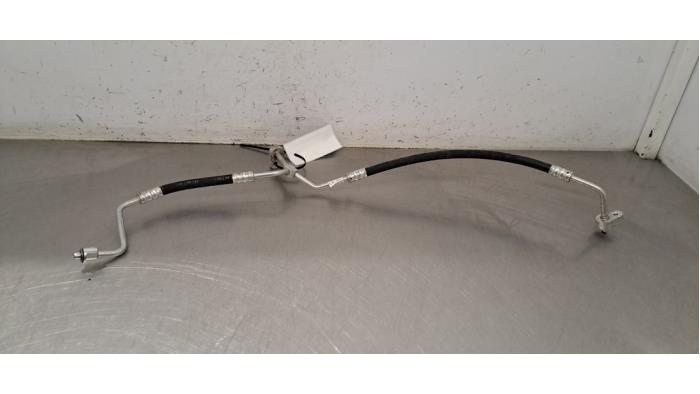 Tuyau clim Mercedes EQB