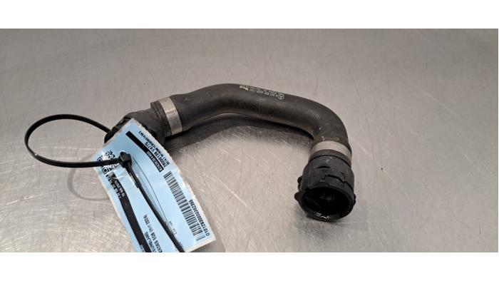 Tuyau radiateur Mercedes EQB