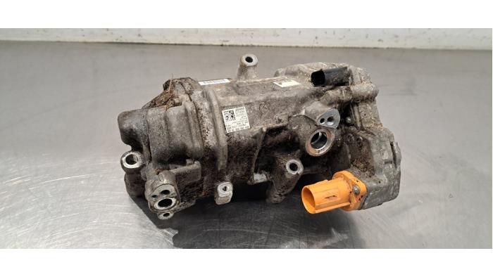 Pompe clim Mercedes EQB