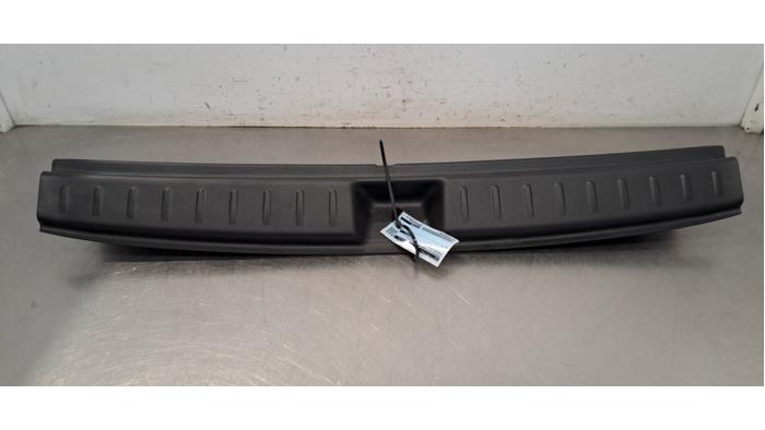 Couverture capteur serrure arrière Mercedes EQB