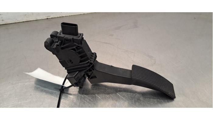 Pédale d'accélérateur Mercedes EQB